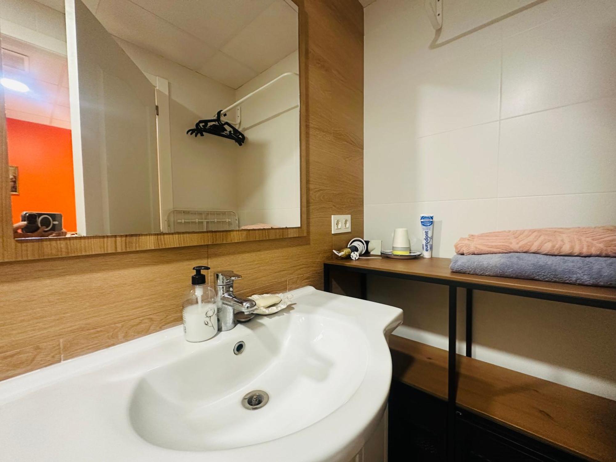 Mirador 2 Del Mercado Central - Habitacion Con Bano Privado En El Centro De La Ciudad Vella Valencia Eksteriør bilde